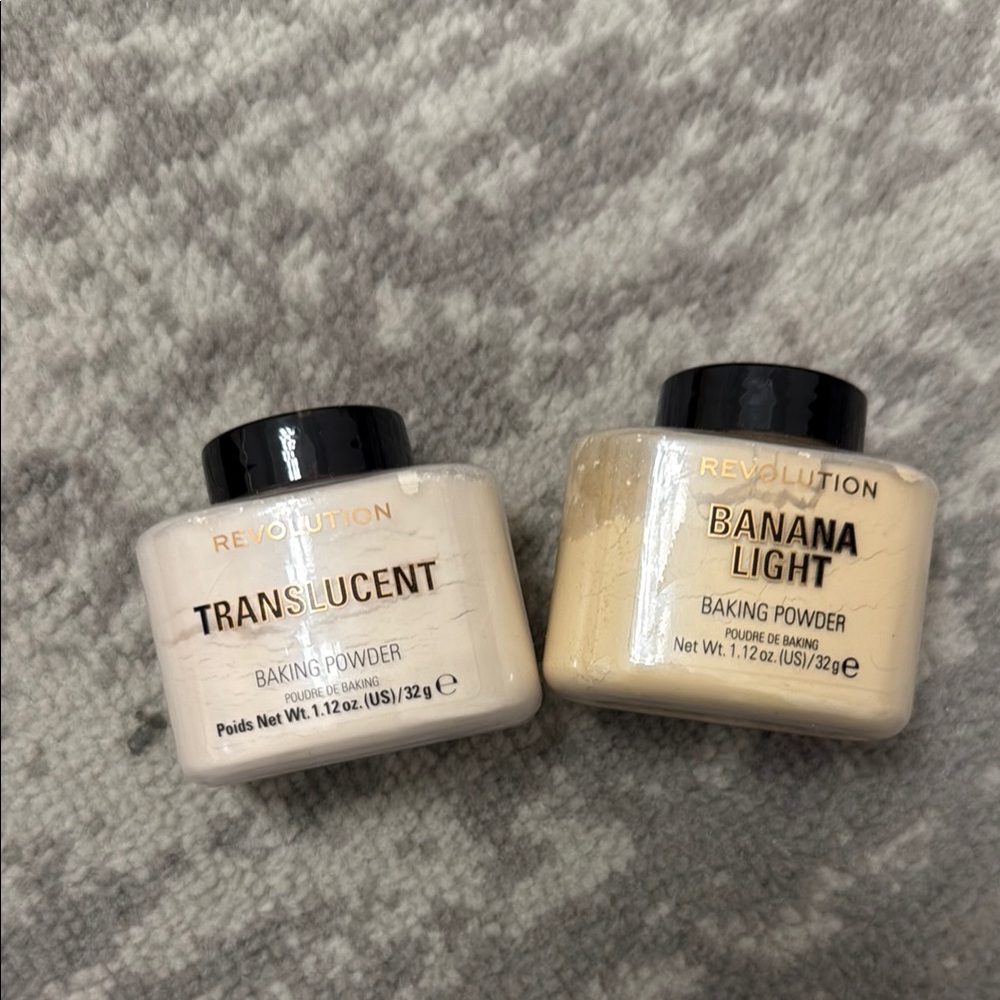 Revolution Baking Powder Duo - Translucent and Banana Light